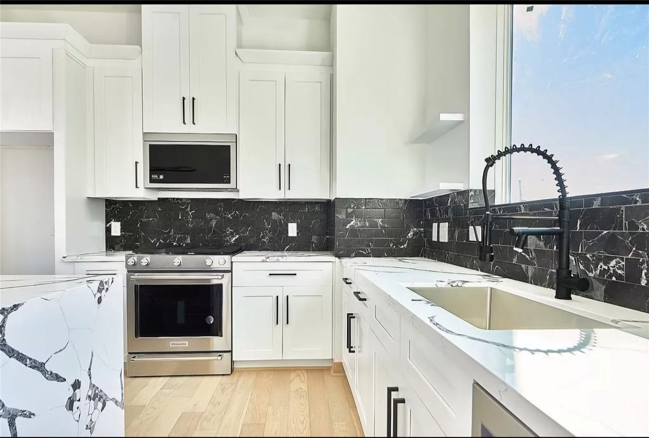 2724 Rosalie St #2724 - Photo 4 of 26