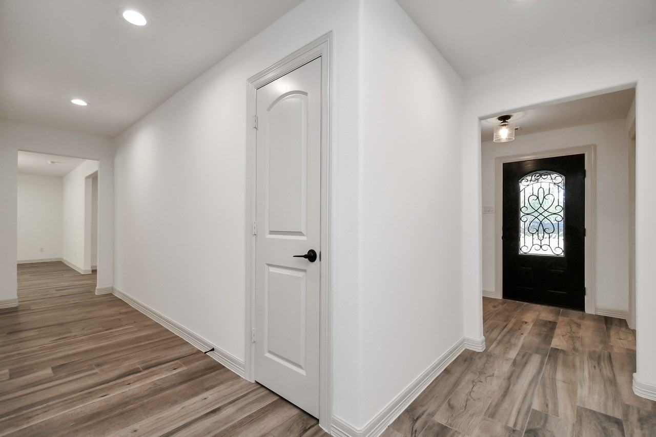 1805 East Ave #1805 - Photo 2 of 40