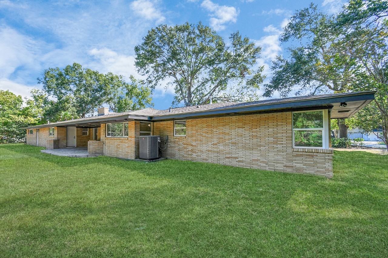 1805 East Ave #1805 - Photo 4 of 40