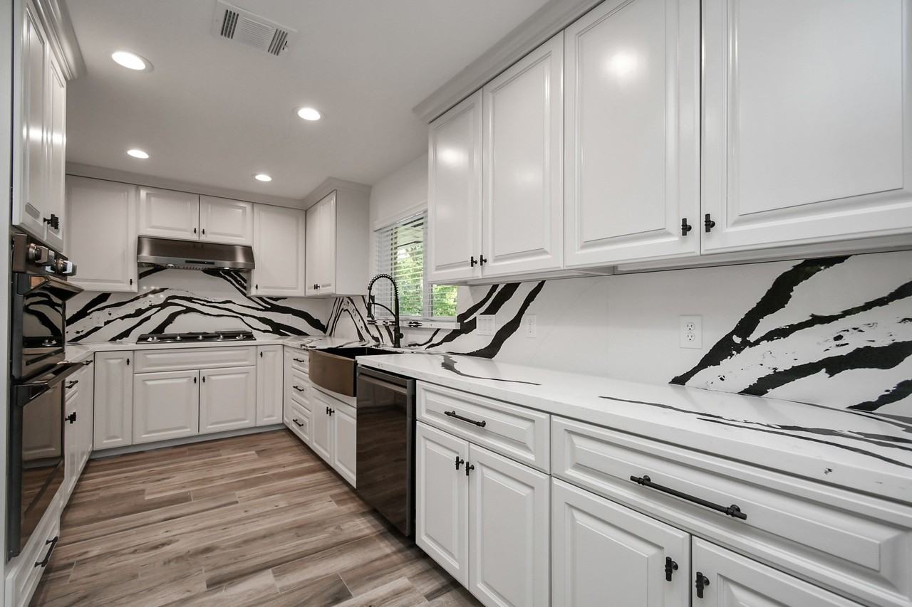 1805 East Ave #1805 - Photo 5 of 40