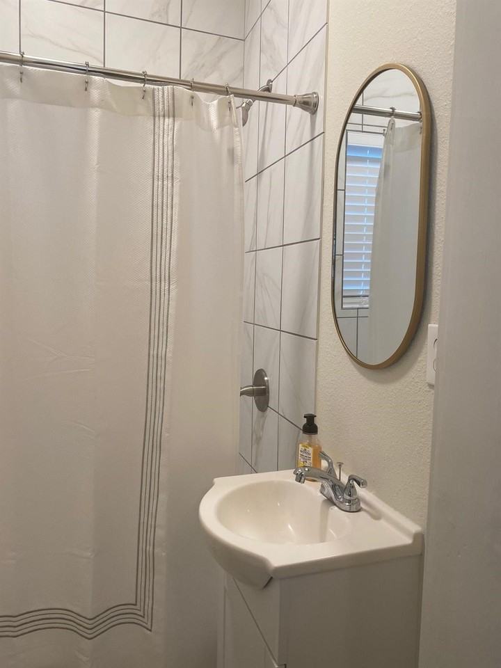 2708 Winbern St #2708 - Photo 2 of 17