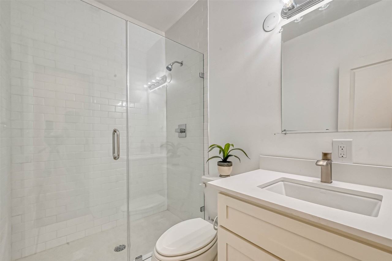 1924 Calumet St #1924-202 - Photo 2 of 11