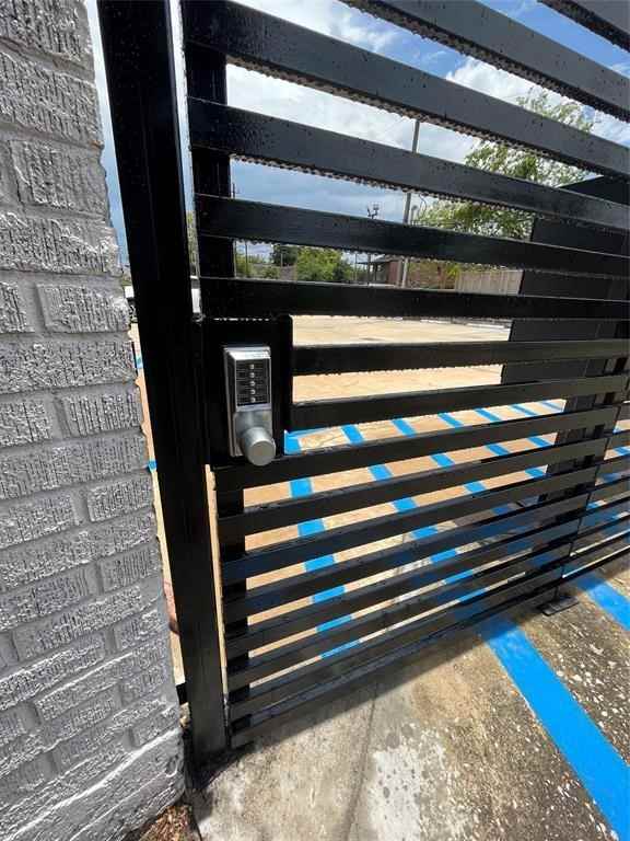 1924 Calumet St #1924-202 - Photo 3 of 11