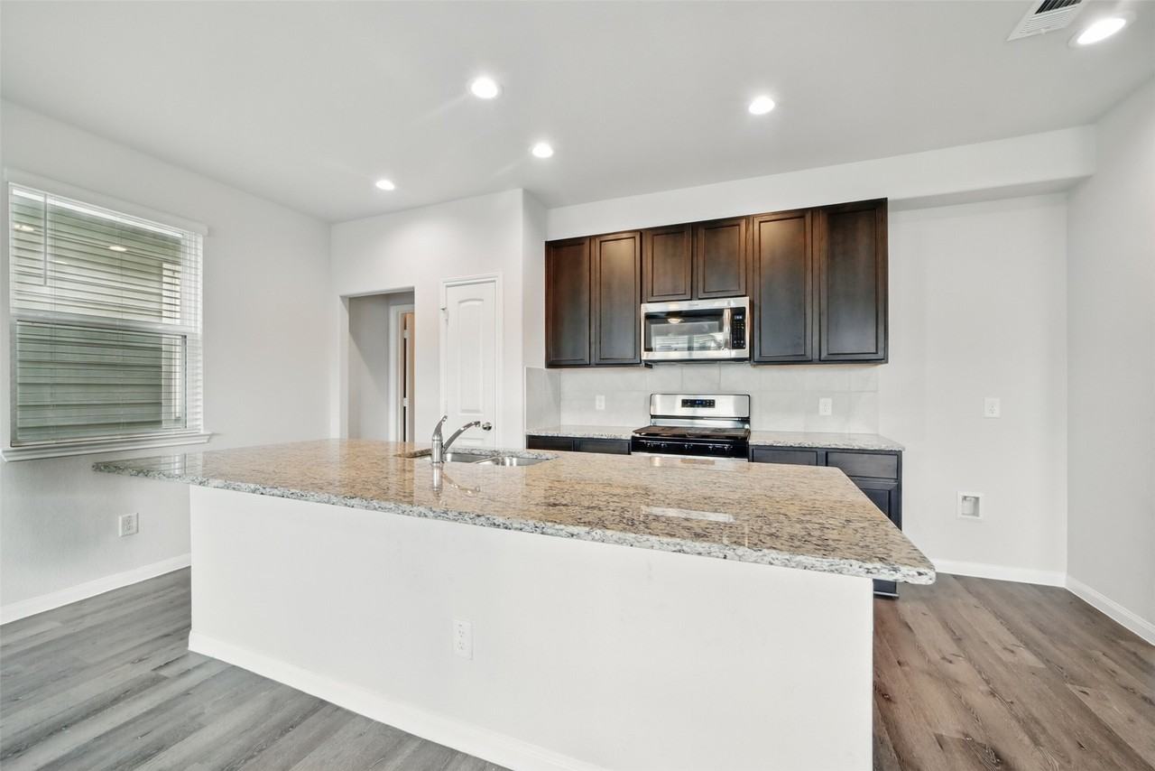 24851 Goldoni Dr #24851 - Photo 6 of 26