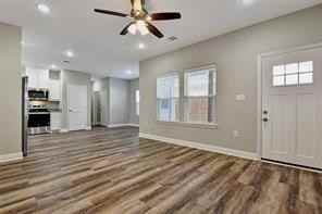 519 W Bond St #519 - Photo 2 of 14