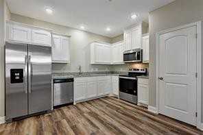 519 W Bond St #519 - Photo 5 of 14