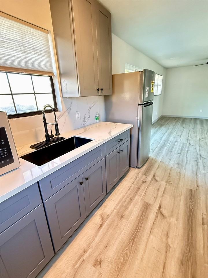 210 N Mattson St #210 - Photo 2 of 18