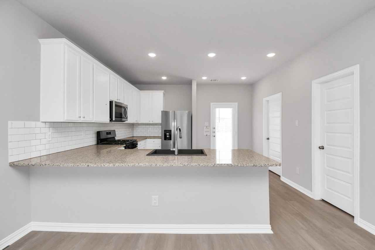 4611 Aurora Glen Dr #4611 - Photo 7 of 42