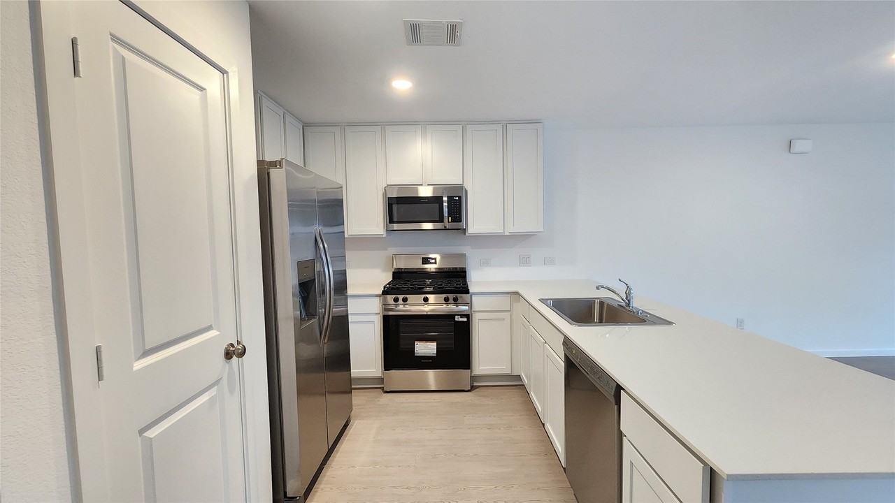 3064 Dawn Sound Dr #3064 - Photo 2 of 33