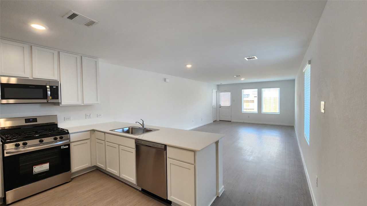 3064 Dawn Sound Dr #3064 - Photo 3 of 33