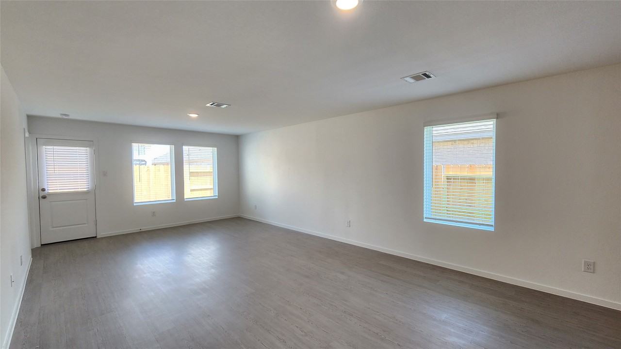 3064 Dawn Sound Dr #3064 - Photo 4 of 33