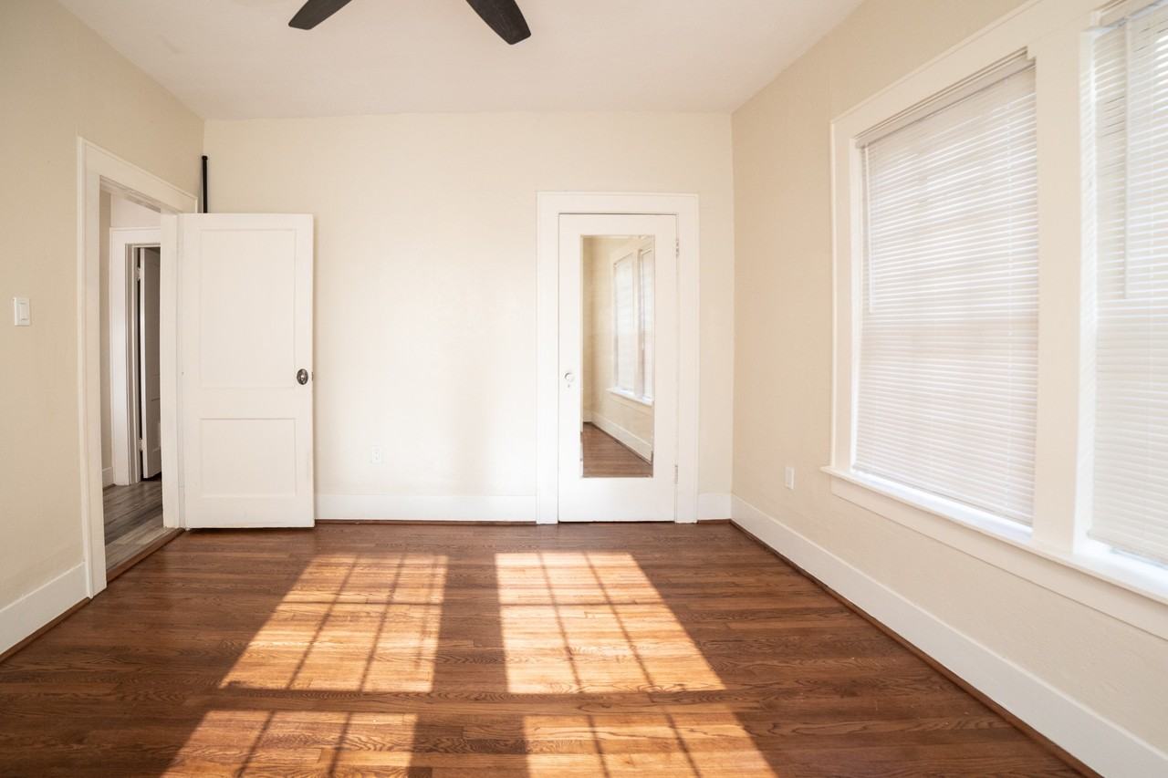 1922 Wentworth St #1922 - Photo 7 of 15