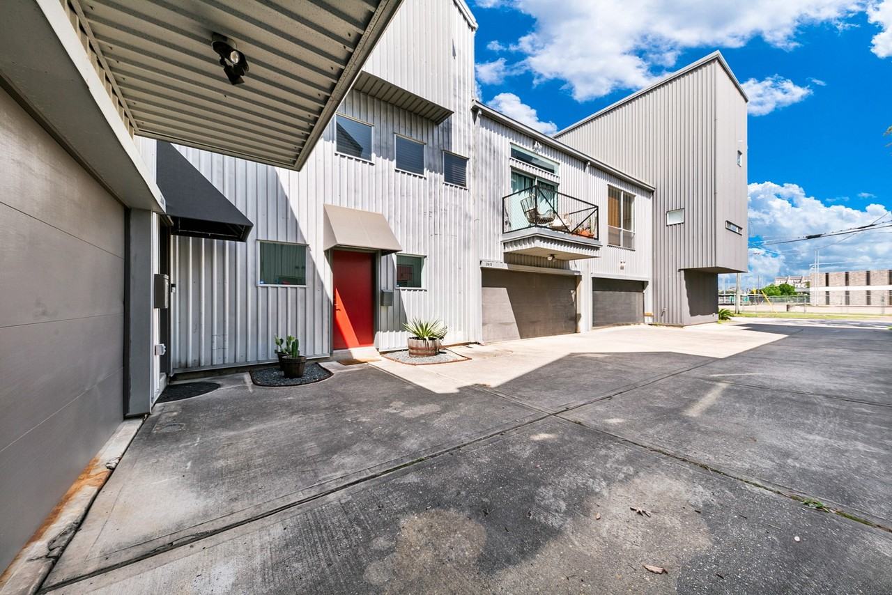 2614 Chenevert St #2614 - Photo 4 of 34