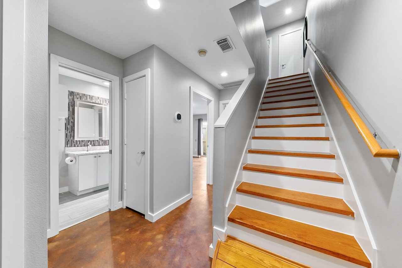 2614 Chenevert St #2614 - Photo 6 of 34