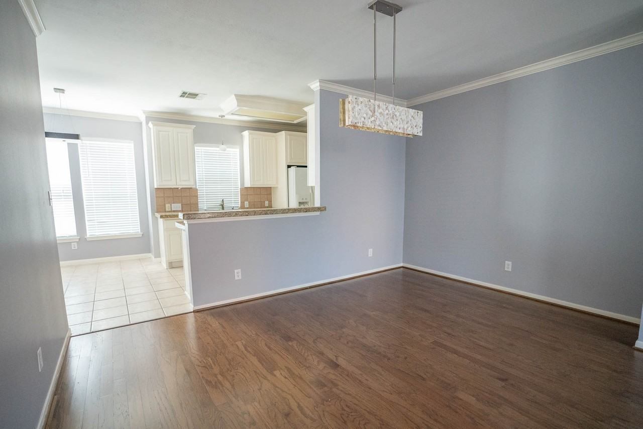 1515 Drew St #1515 - Photo 3 of 15