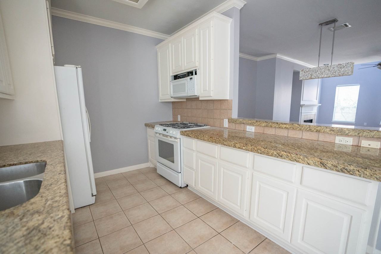 1515 Drew St #1515 - Photo 5 of 15