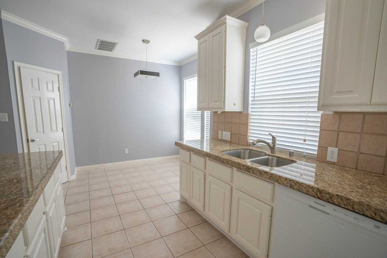 1515 Drew St #1515 - Photo 6 of 15