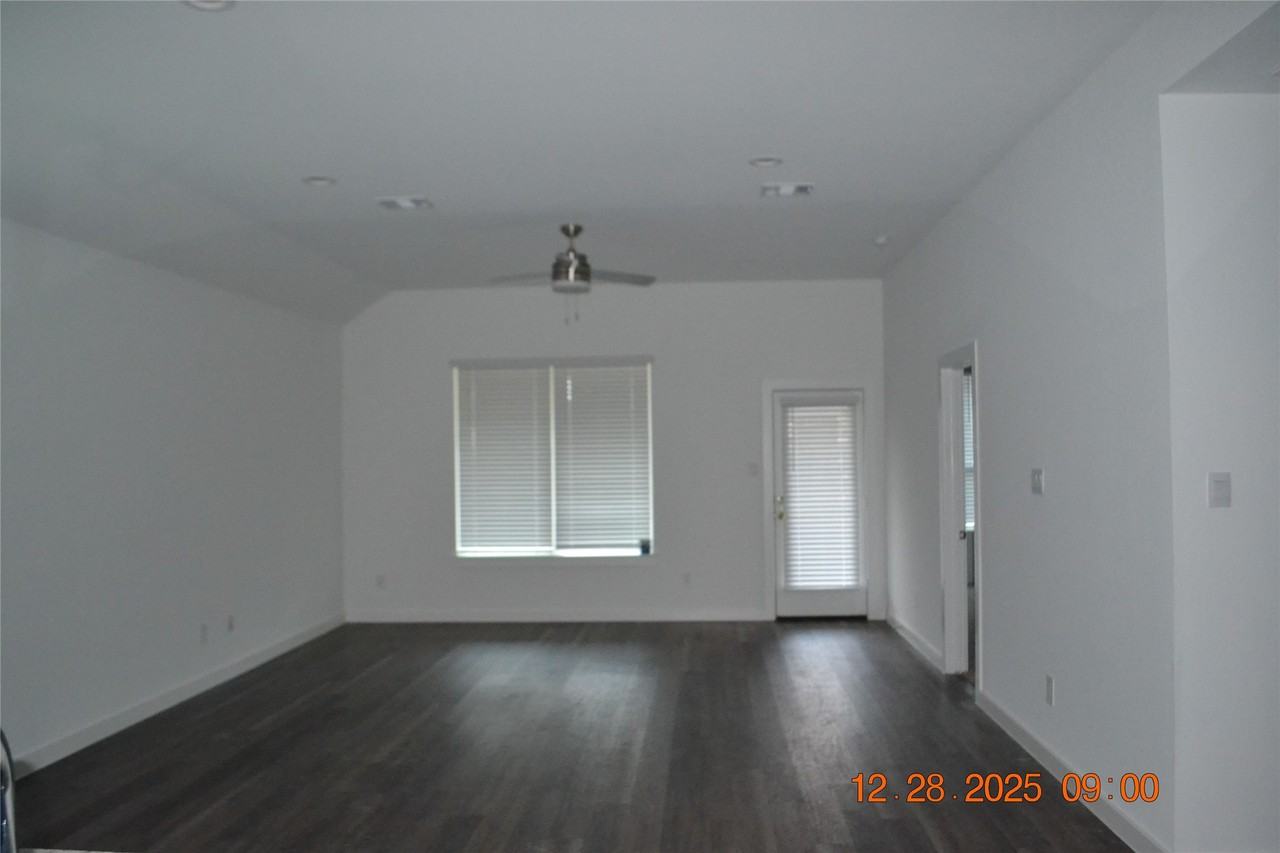 1613 Sunbend Ln #1613 - Photo 2 of 31