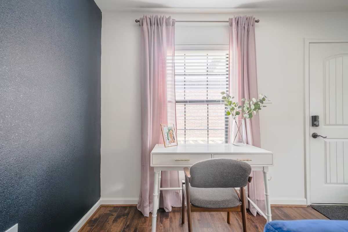 1912 Arbor St #1912-3 - Photo 2 of 24