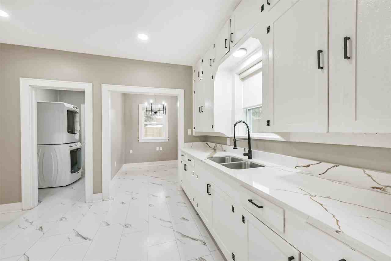 2606 Oakdale St #2606 - Photo 6 of 50