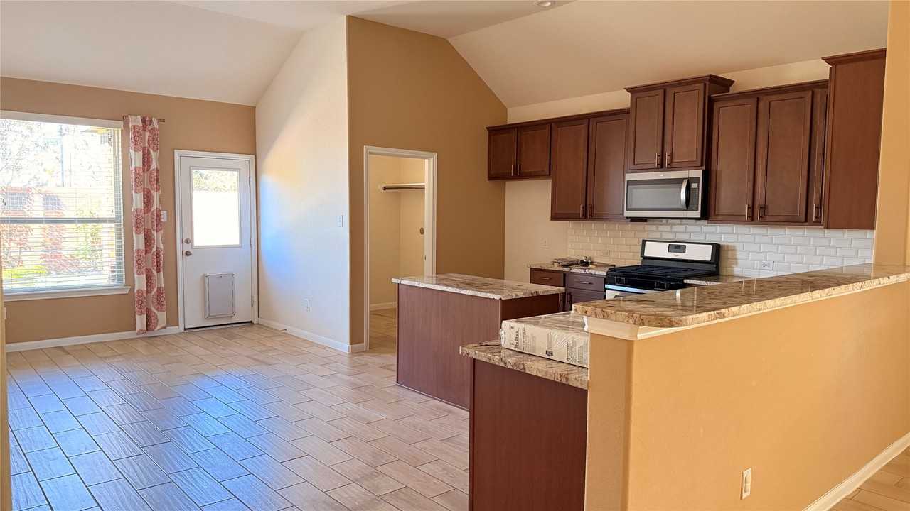 6723 Barrington Creek Trce #6723 - Photo 2 of 16