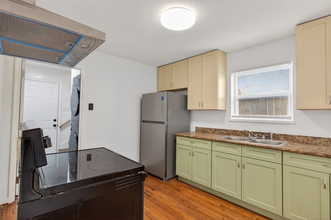 3444 Blodgett St #3444 - Photo 4 of 22