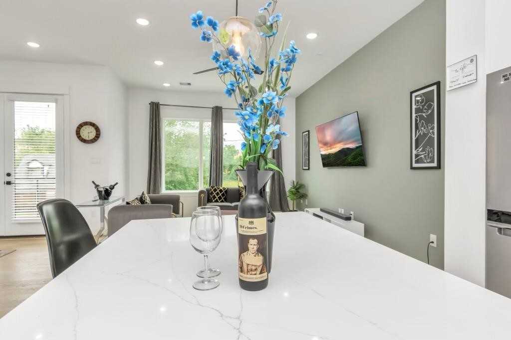 2722 Anita St #2722 - Photo 6 of 36