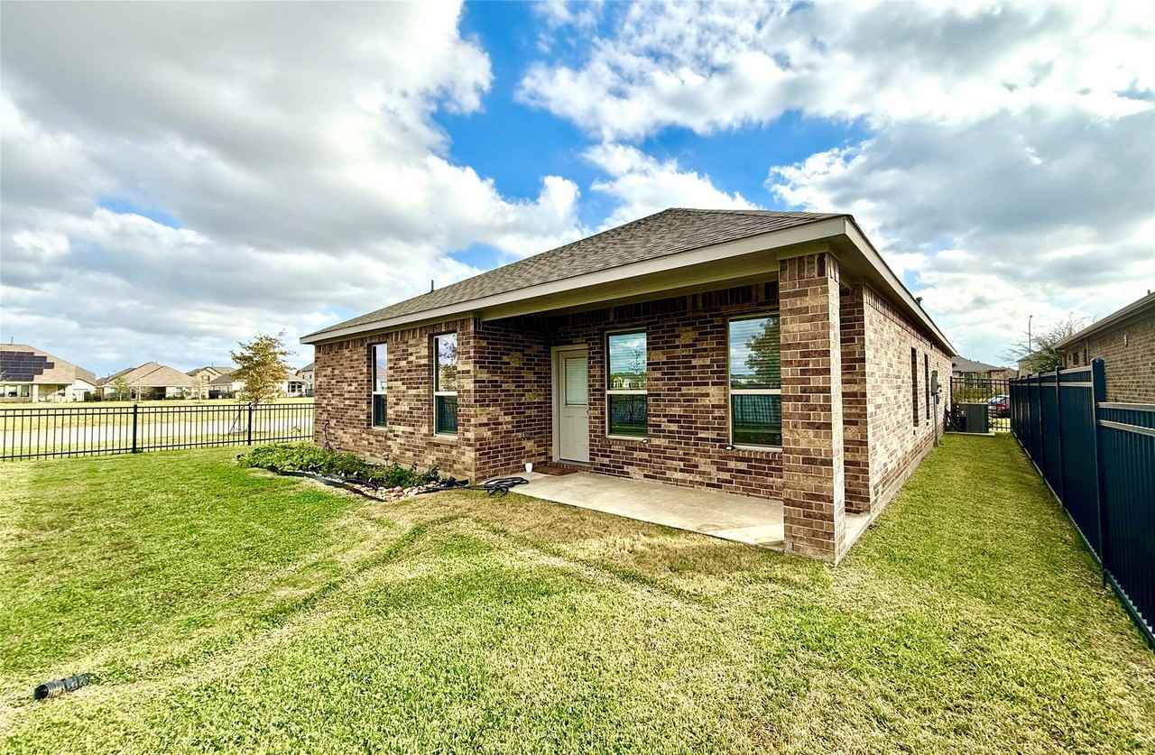 141 Eliana Shores Dr #141 - Photo 7 of 49