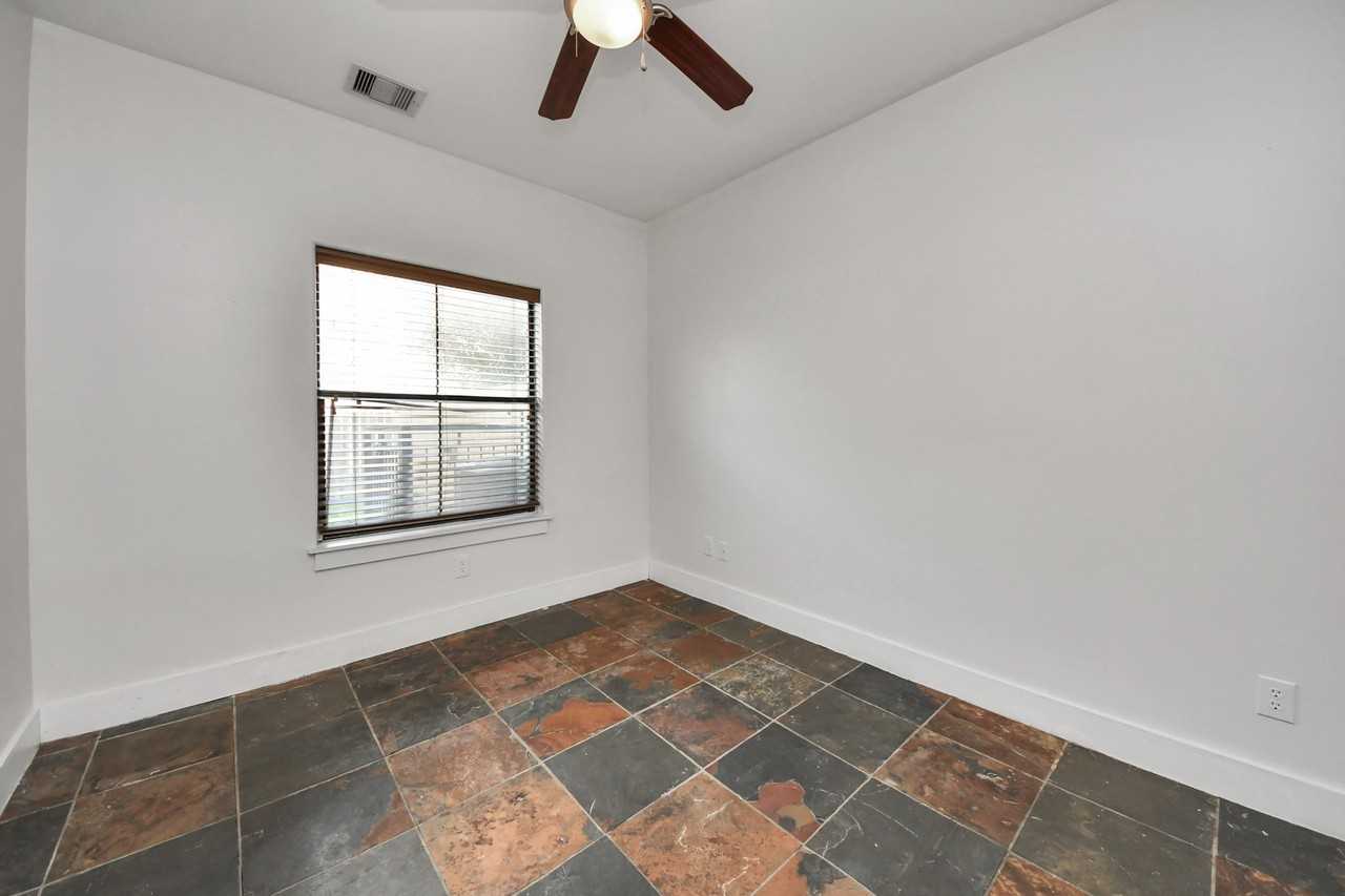 2911 Chartres St #2911 - Photo 6 of 37