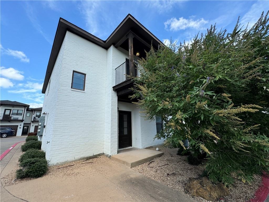 203 Brentwood Dr E #203-76 - Photo 6 of 12