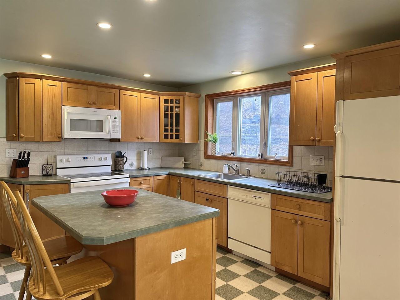 72 Pawling Ave - Photo 5 of 18