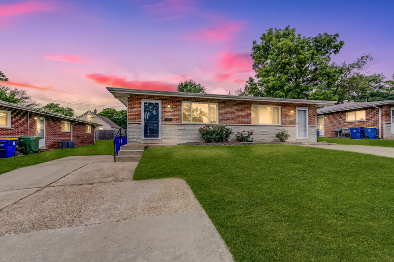 4063 Esseldale Dr #4063 - Photo 3 of 17