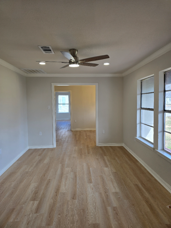 502 S Pearl St - Photo 5 of 20