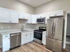 featured image of 211 W Court St #2