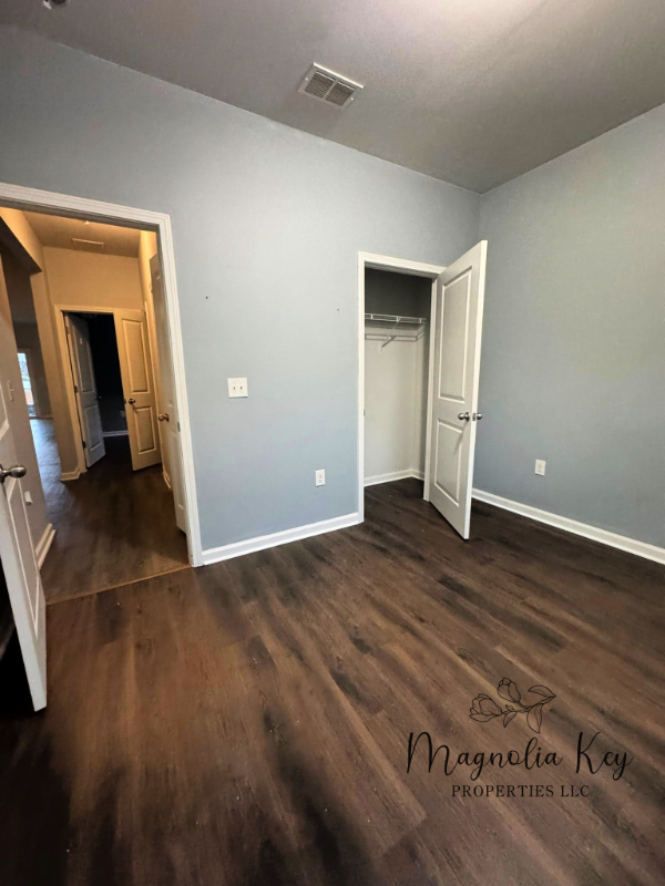 599 Hay Hill Ln - Photo 3 of 19