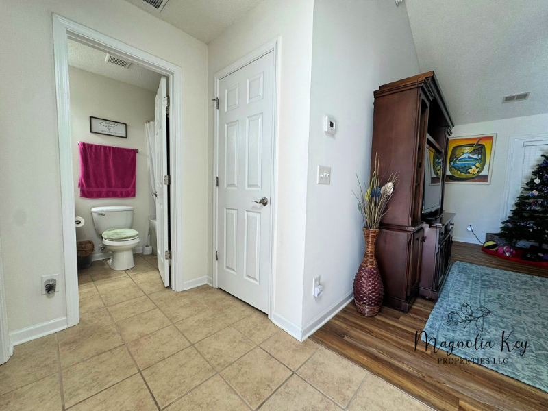 765 Riverward Dr - Photo 4 of 20