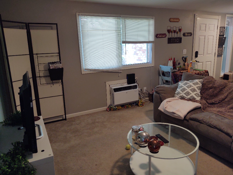 635 W 25th St - Photo 4 of 32