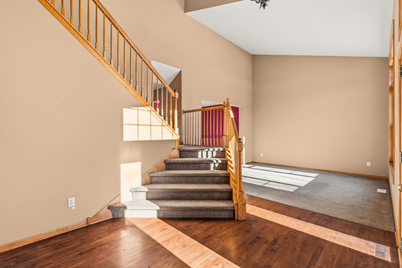 1517 Covington Ln - Photo 2 of 20