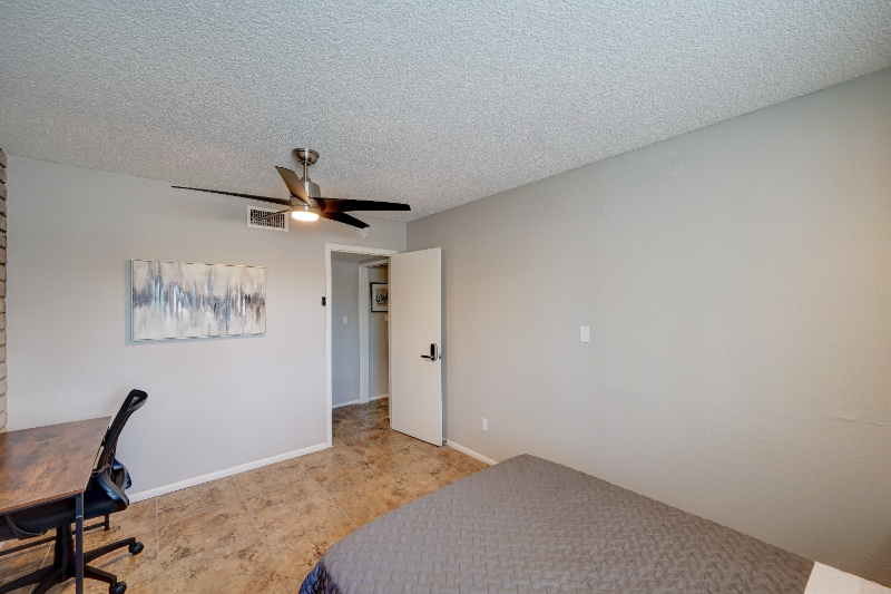 4625 W Morten Ave #2 - Photo 7 of 15
