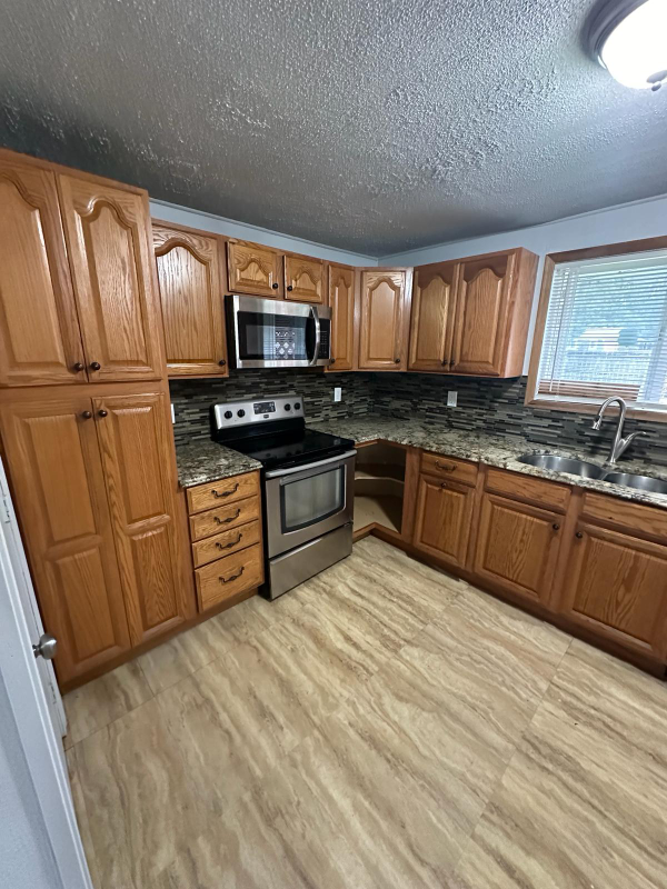 10422 13th Avenue Ct S - Photo 5 of 15