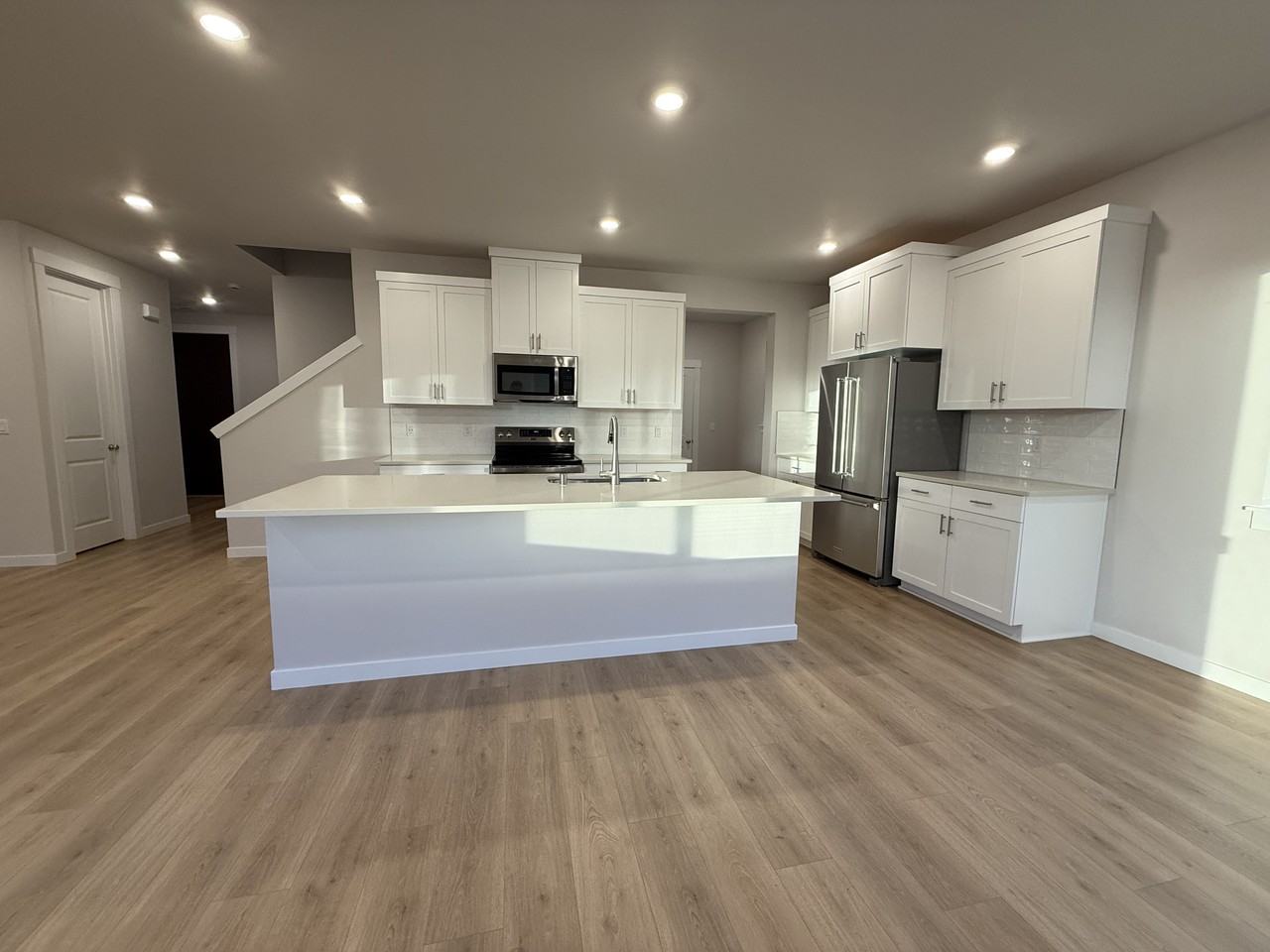 439 Sw 32nd St #NA - Photo 6 of 19