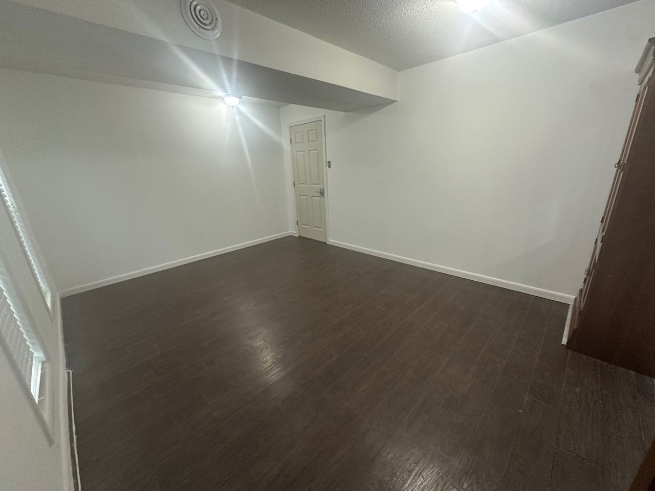 Br #800 - Photo 2 of 12