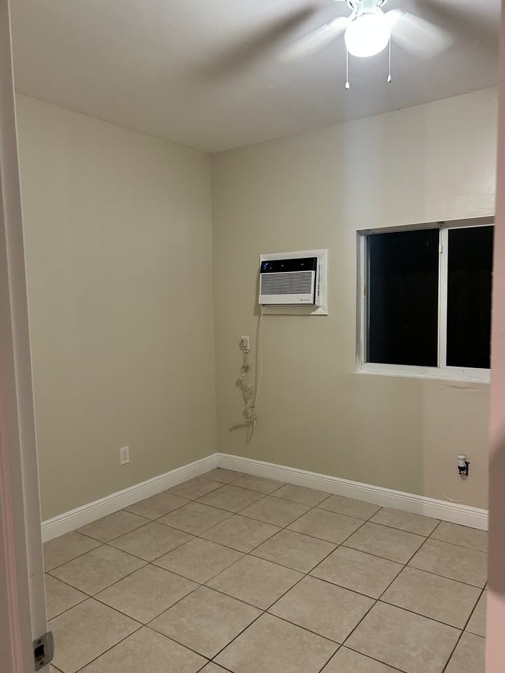 2513 Nw 19th St #4 - Photo 3 of 6