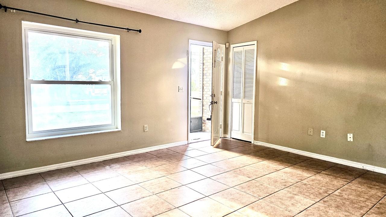 1371 Melshire Ave #NA - Photo 4 of 24