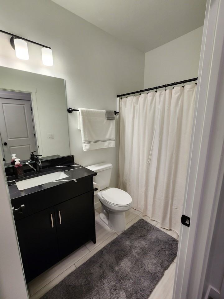 492 S 900 W - Photo 3 of 8