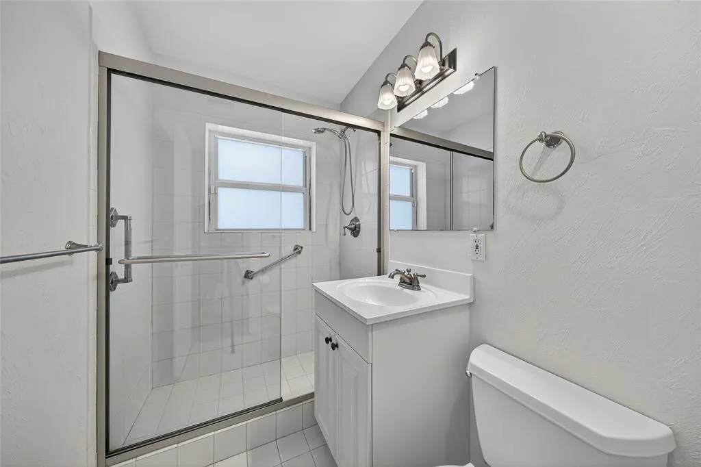 1415 Ne 17th Ter #NA - Photo 6 of 20