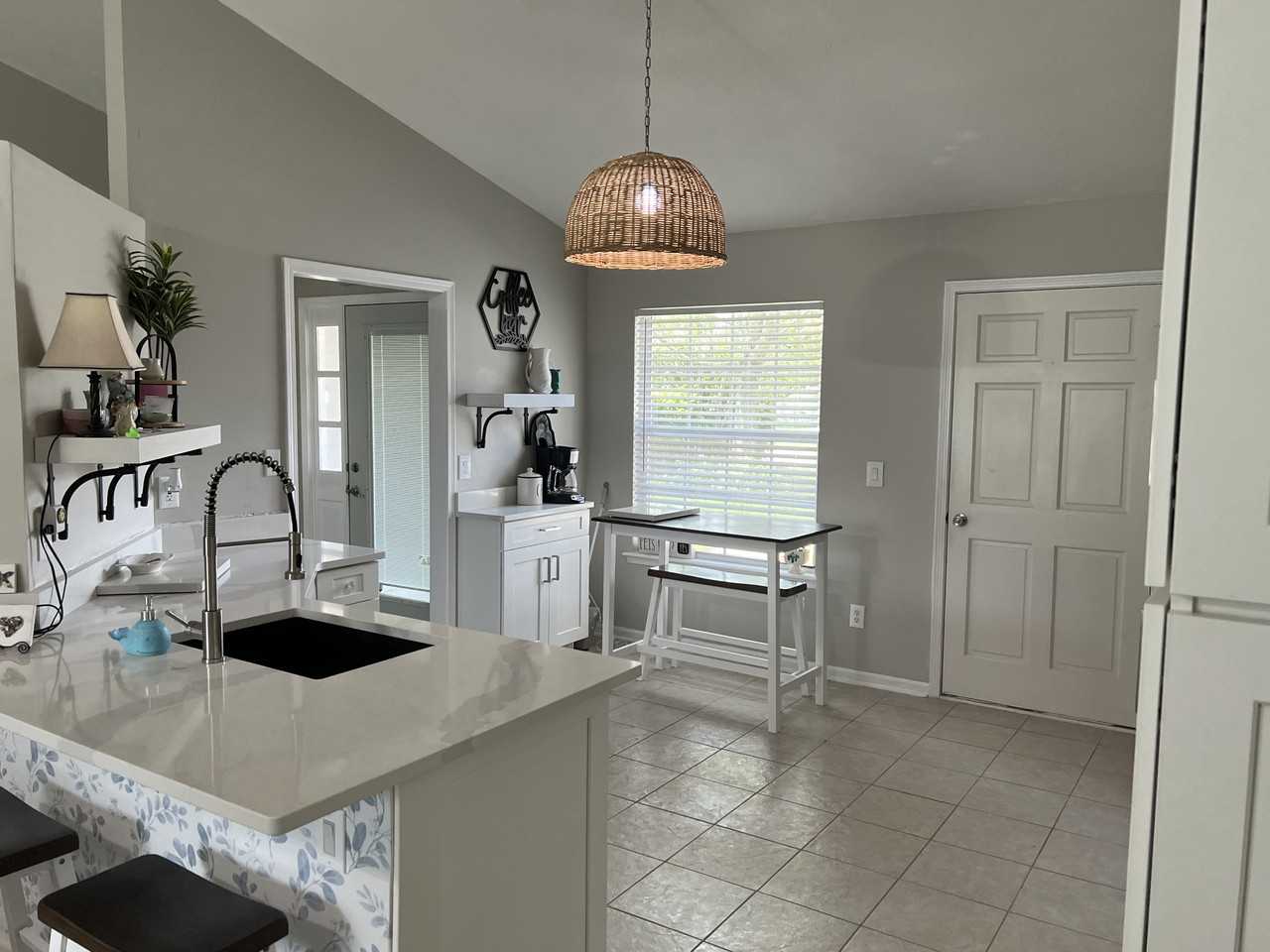 11097 Barbizon Cir E #NA - Photo 4 of 14