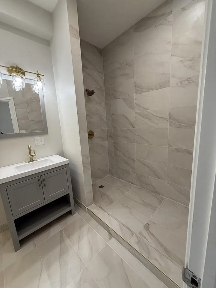 5753 S Peoria St #2 - Photo 6 of 12