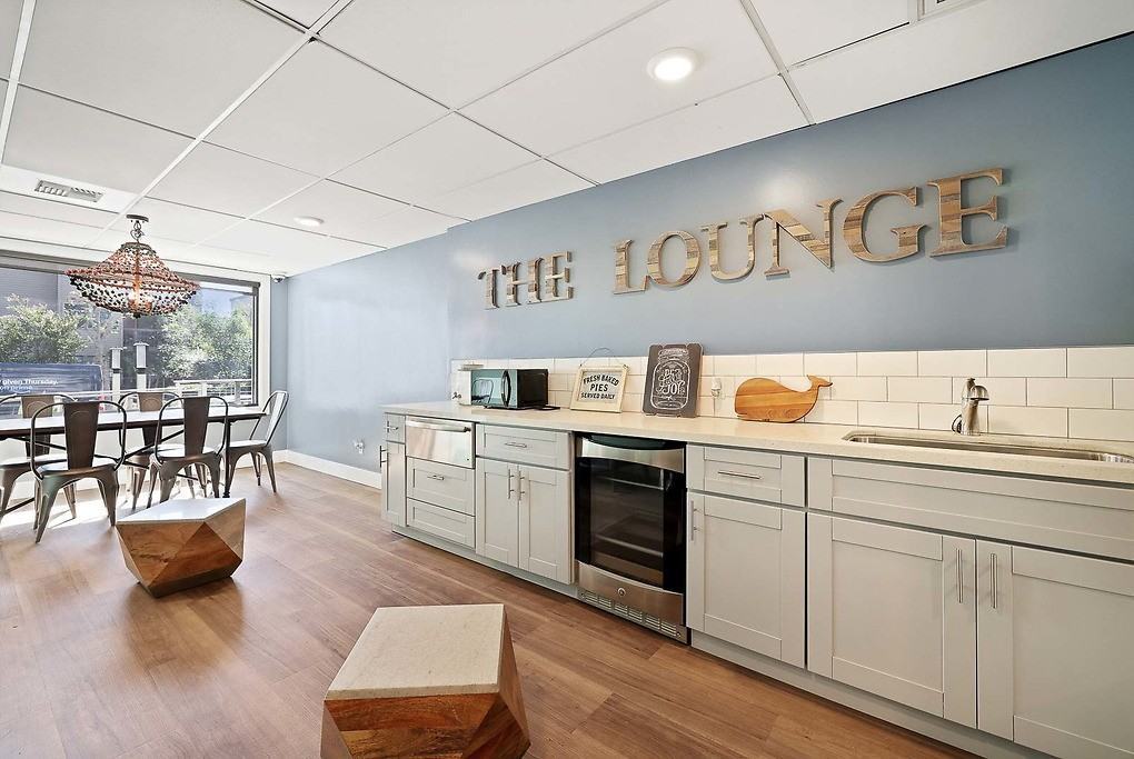 The Henley - Photo 4 of 52