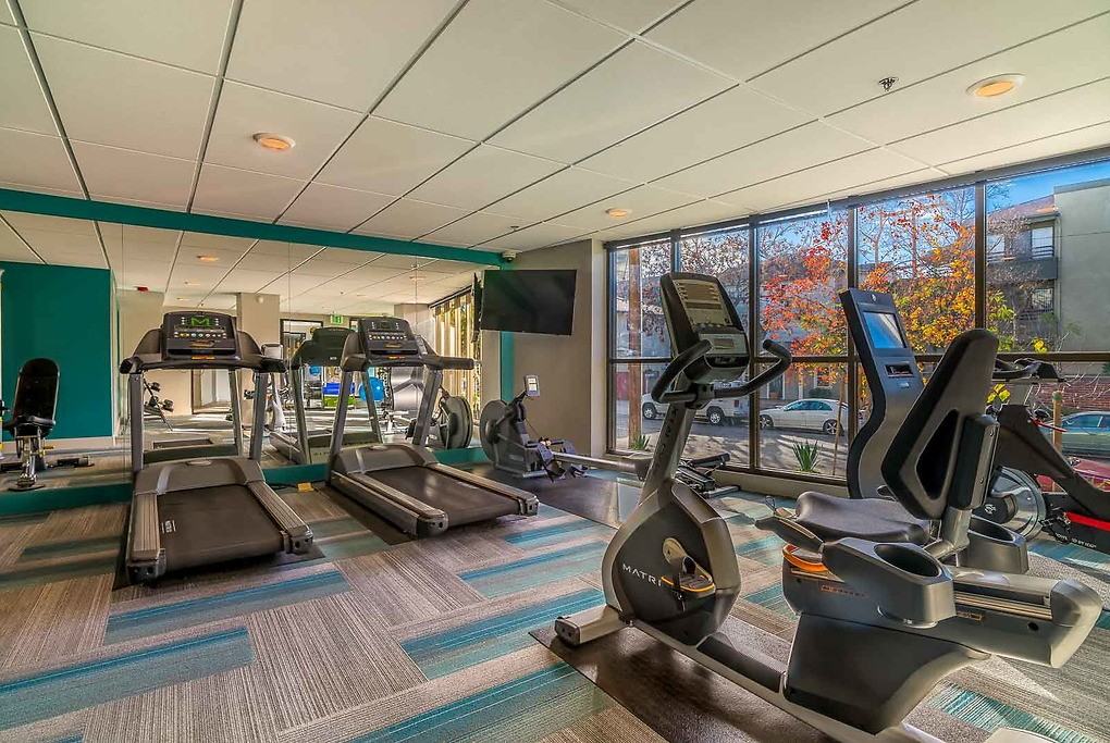 The Henley - Photo 5 of 52